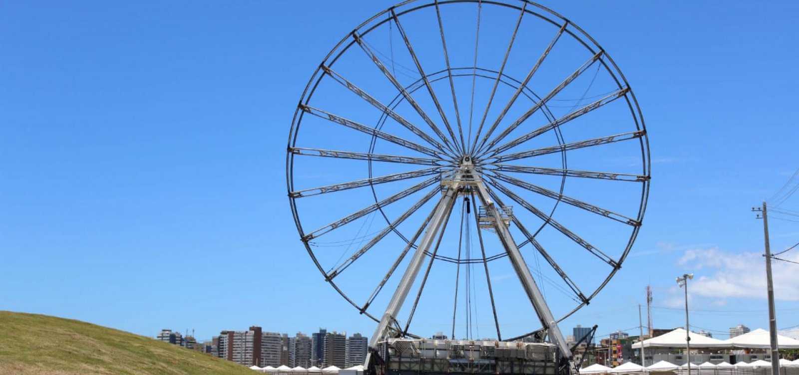 Roda-gigante do Festival Virada é o maior brinquedo desmontável da América Latina
