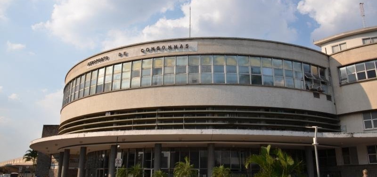 Bolsonaro quer leiloar Congonhas e Santos Dumont até 2022