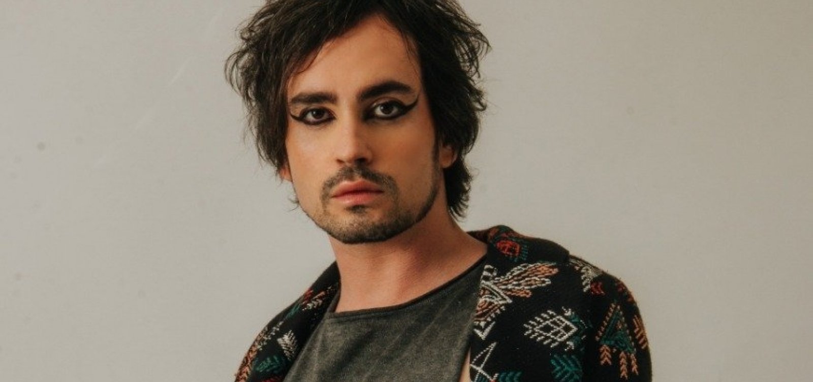 Johnny Hooker apresenta show 'Maldito' em Salvador