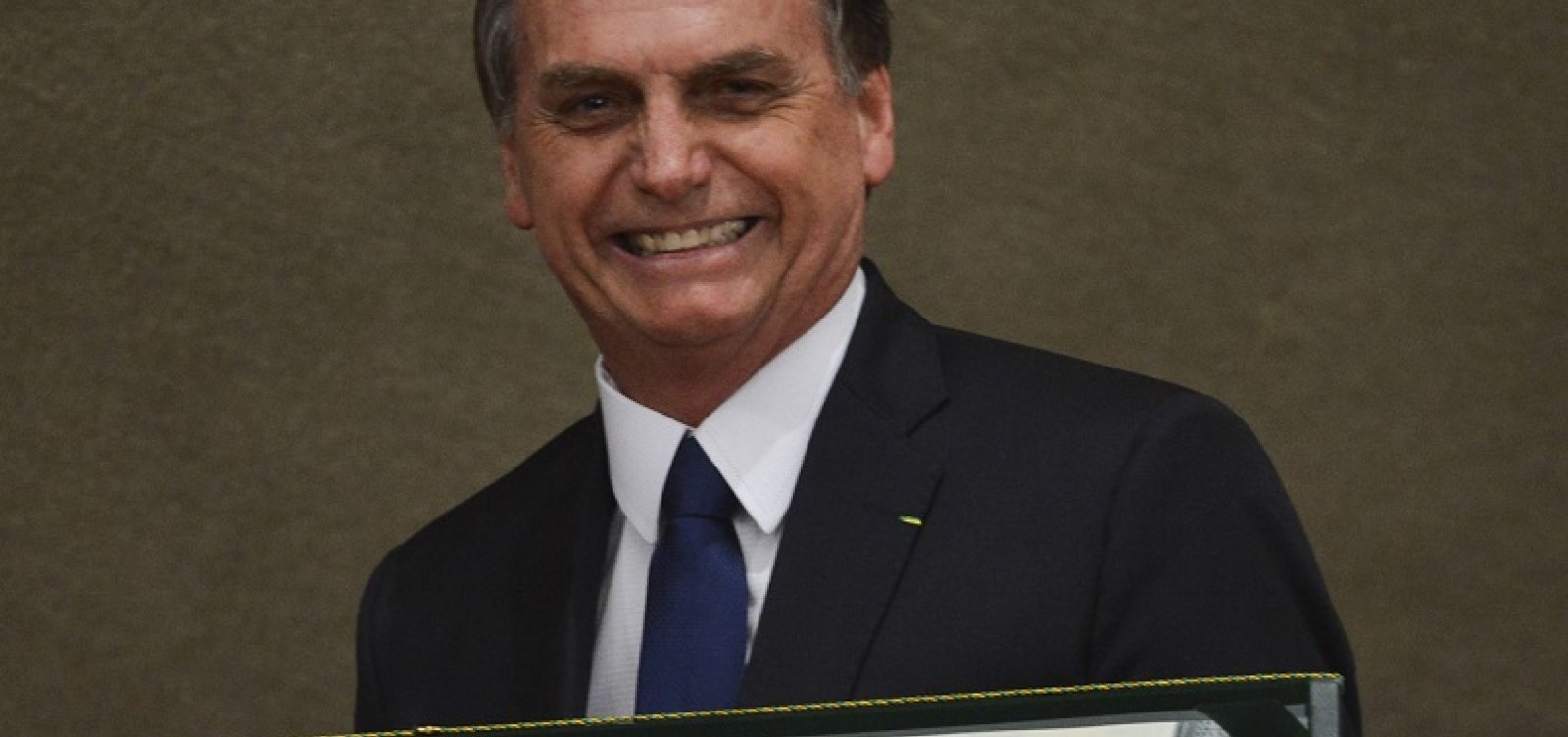 Bolsonaro confirma retirada de bolsa de colostomia em 28 de janeiro