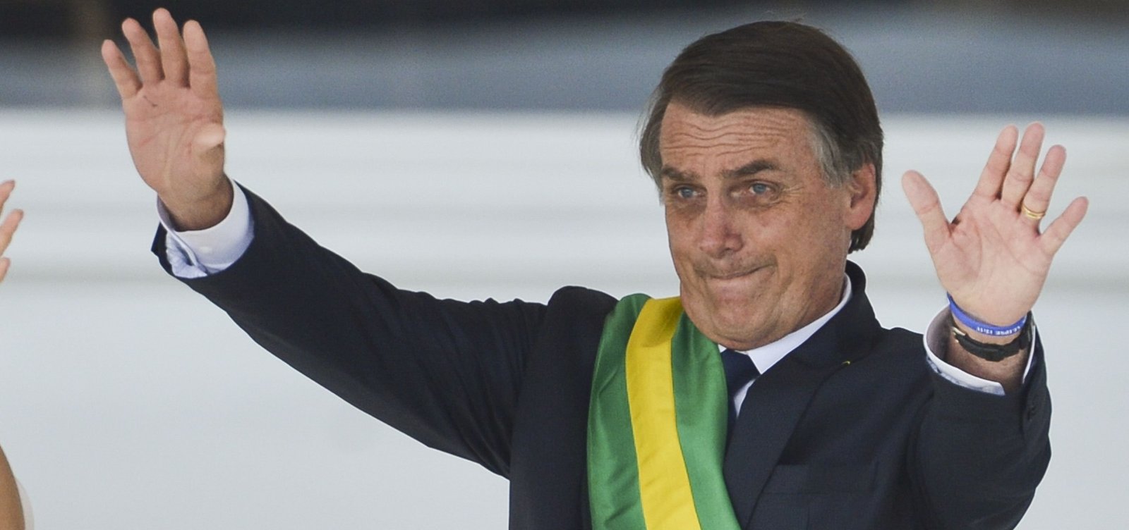 Bolsonaro sanciona lei que permite que alunos faltem à escola por motivos religiosos