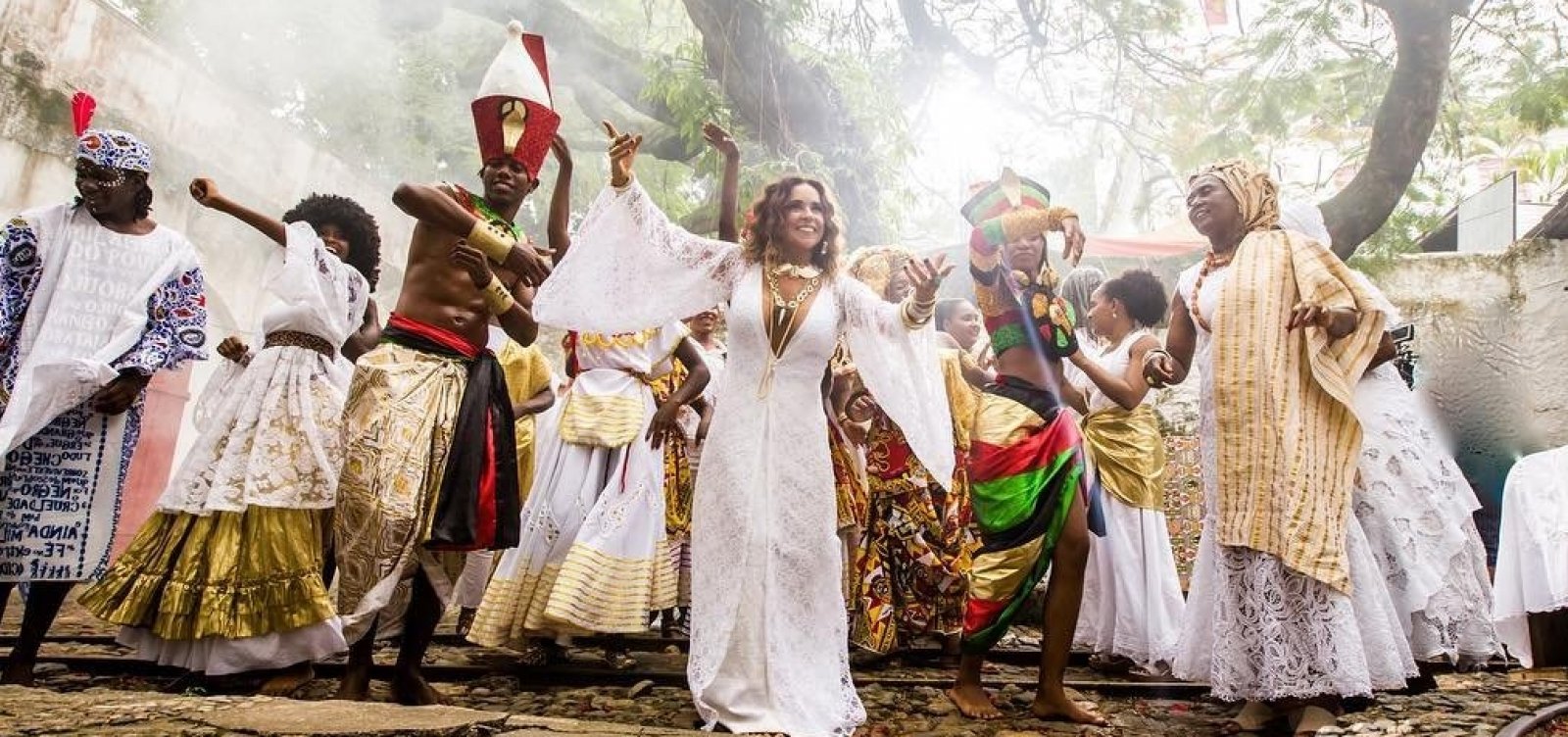 Alunos da rede municipal participam de clipe da música Pantera Negra Deusa de Daniela Mercury