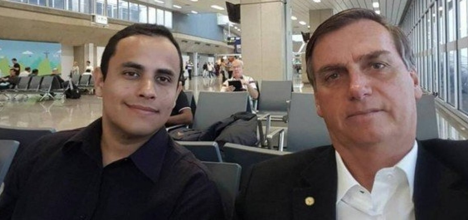 Bolsonaro nomeia assessor que atuou em página de ódio para gabinete pessoal