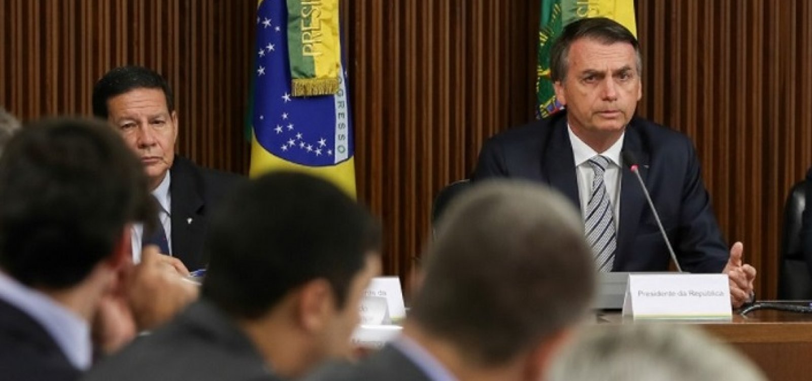 Jair Bolsonaro faz hoje segunda reunião ministerial 