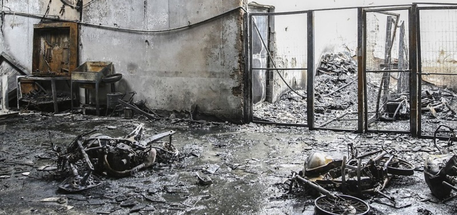 Criminosos incendeiam ônibus em três cidades do Ceará na 6ª noite de ataques