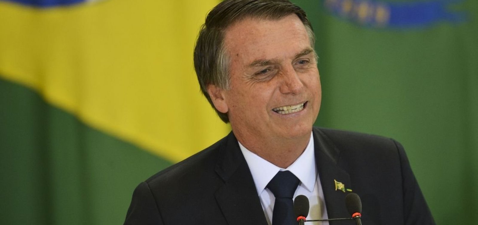 Governo Bolsonaro passa a permitir erros e propagandas em livros didáticos
