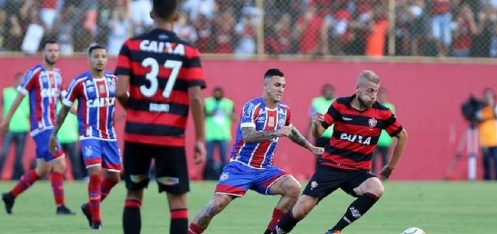 Dupla Ba-Vi testa novos titulares para esta temporada