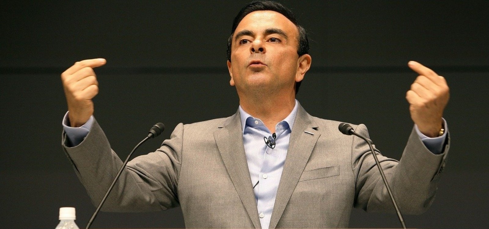 Promotoria japonesa apresenta novas acusações contra Carlos Ghosn
