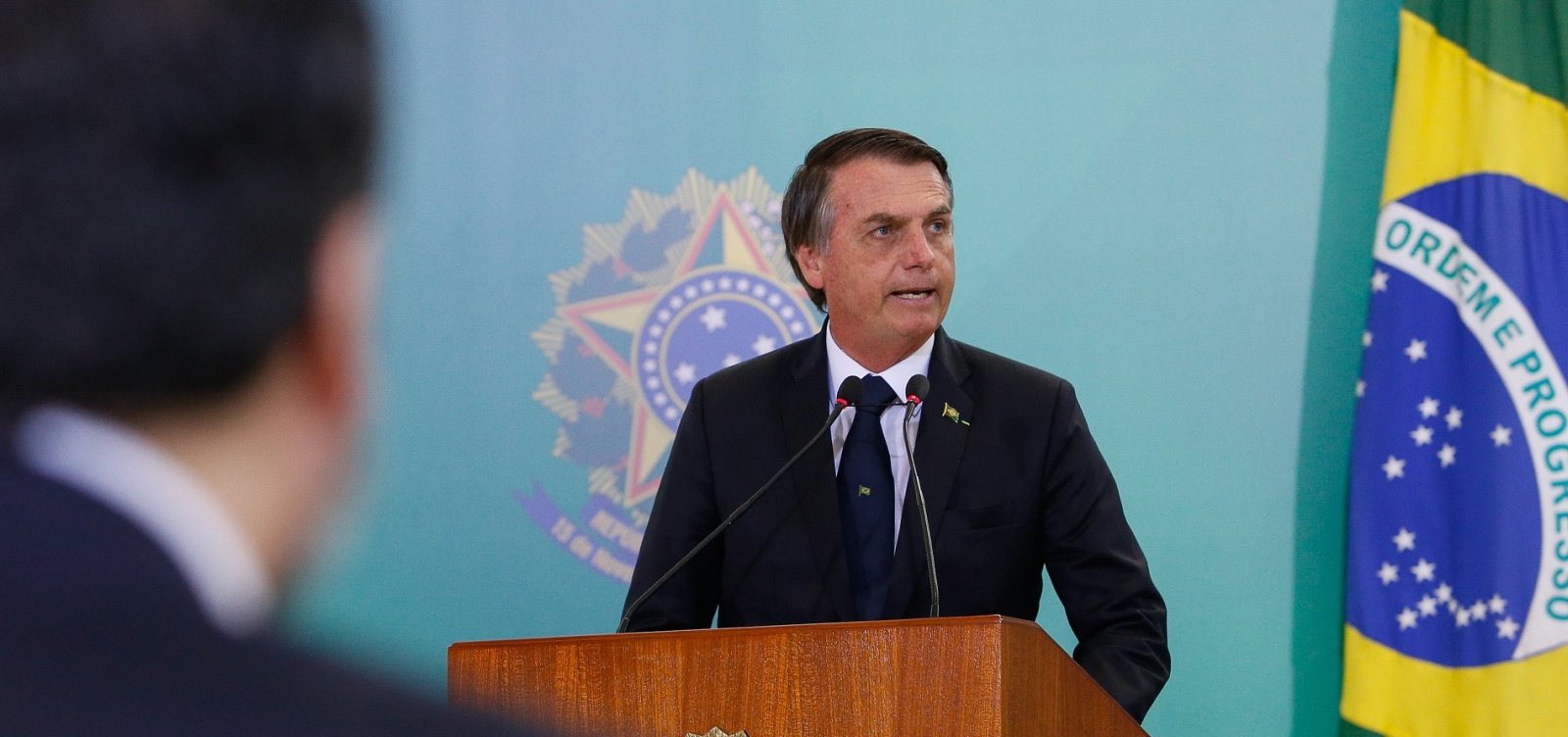 Bolsonaro veta projeto que obrigava comércios a informarem que não aceitam cheque
