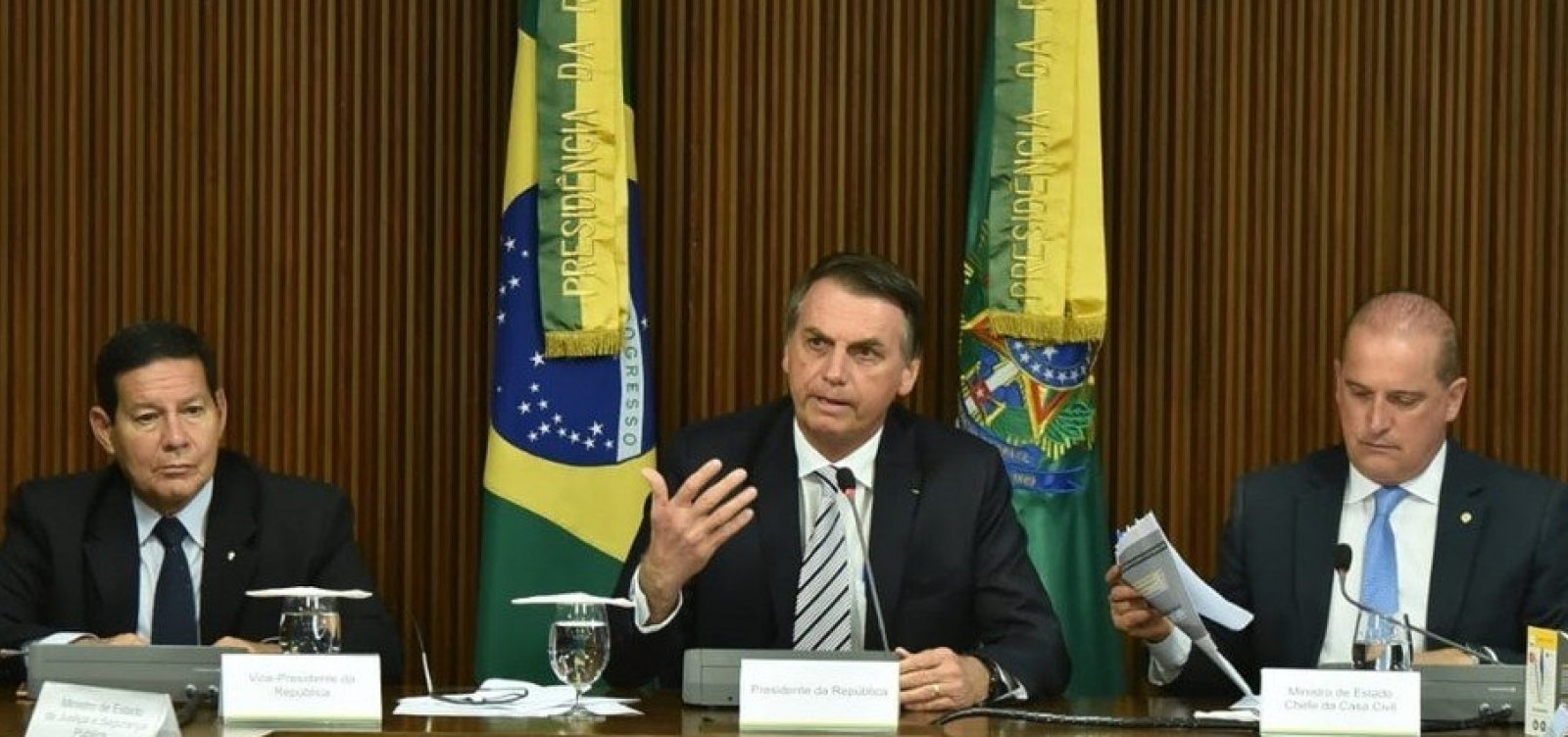 Equipe de governo aconselha Bolsonaro a nomear porta-voz com urgência