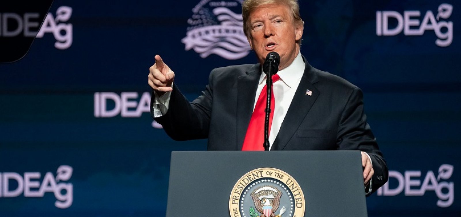 'Dizem que é o Trump da América do Sul, vocês acreditam?', diz Trump sobre Bolsonaro