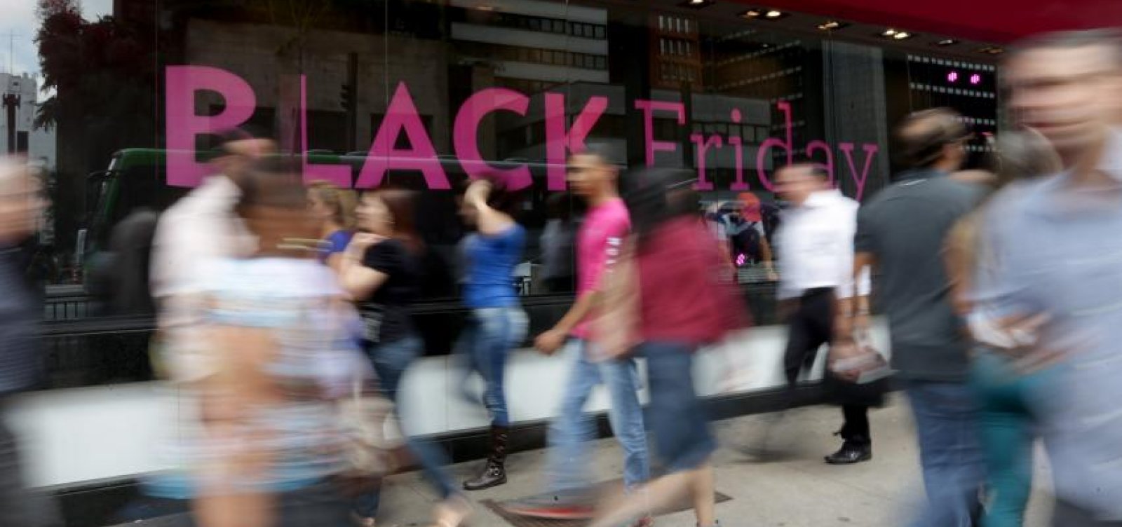 Alavancadas por Black Friday, vendas do comércio sobem 2,9% em novembro 