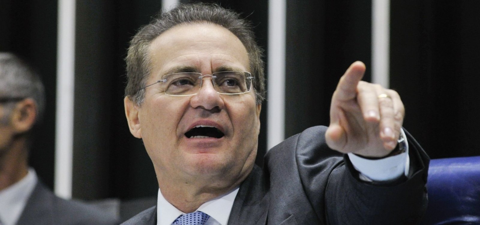 Em busca da presidência do Senado, Renan chama Tasso de 'coronel da política'