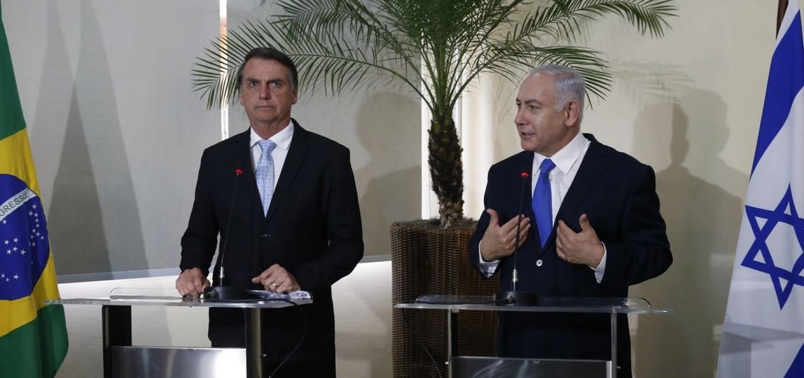 Bolsonaro concede Ordem Nacional do Cruzeiro do Sul a Netanyahu