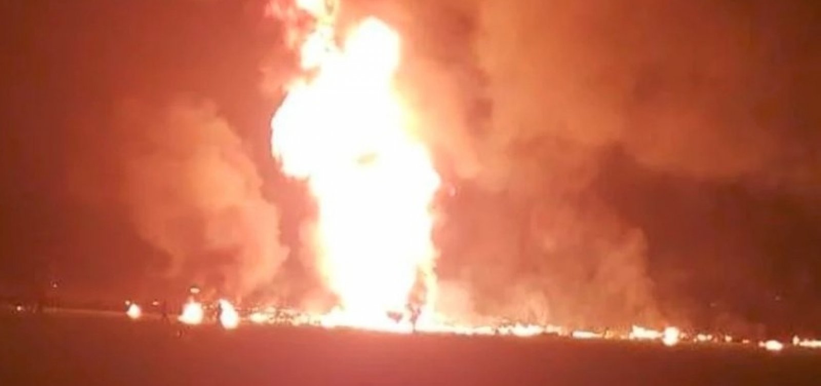 Explosão de oleoduto deixa 66 mortos no México