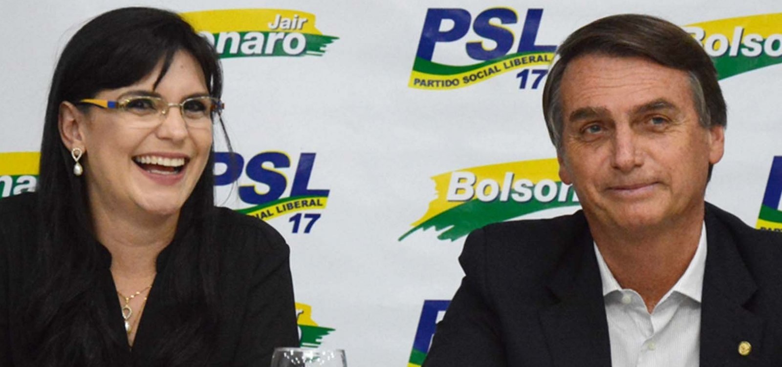 Após novas provas, deputada federal defende Flávio Bolsonaro