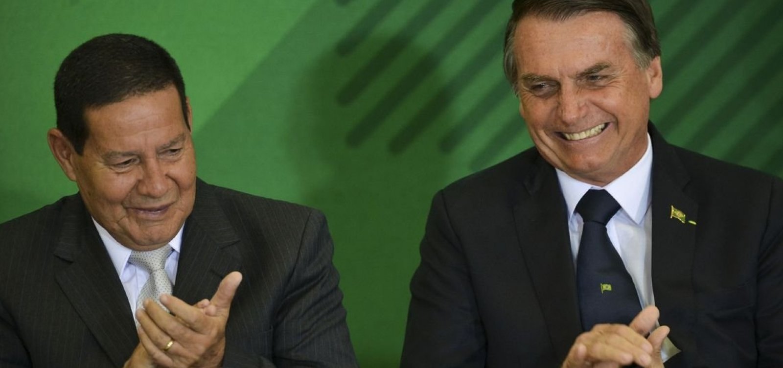 Em Davos, Bolsonaro vai mostrar que não é 'Átila, o huno', diz Mourão