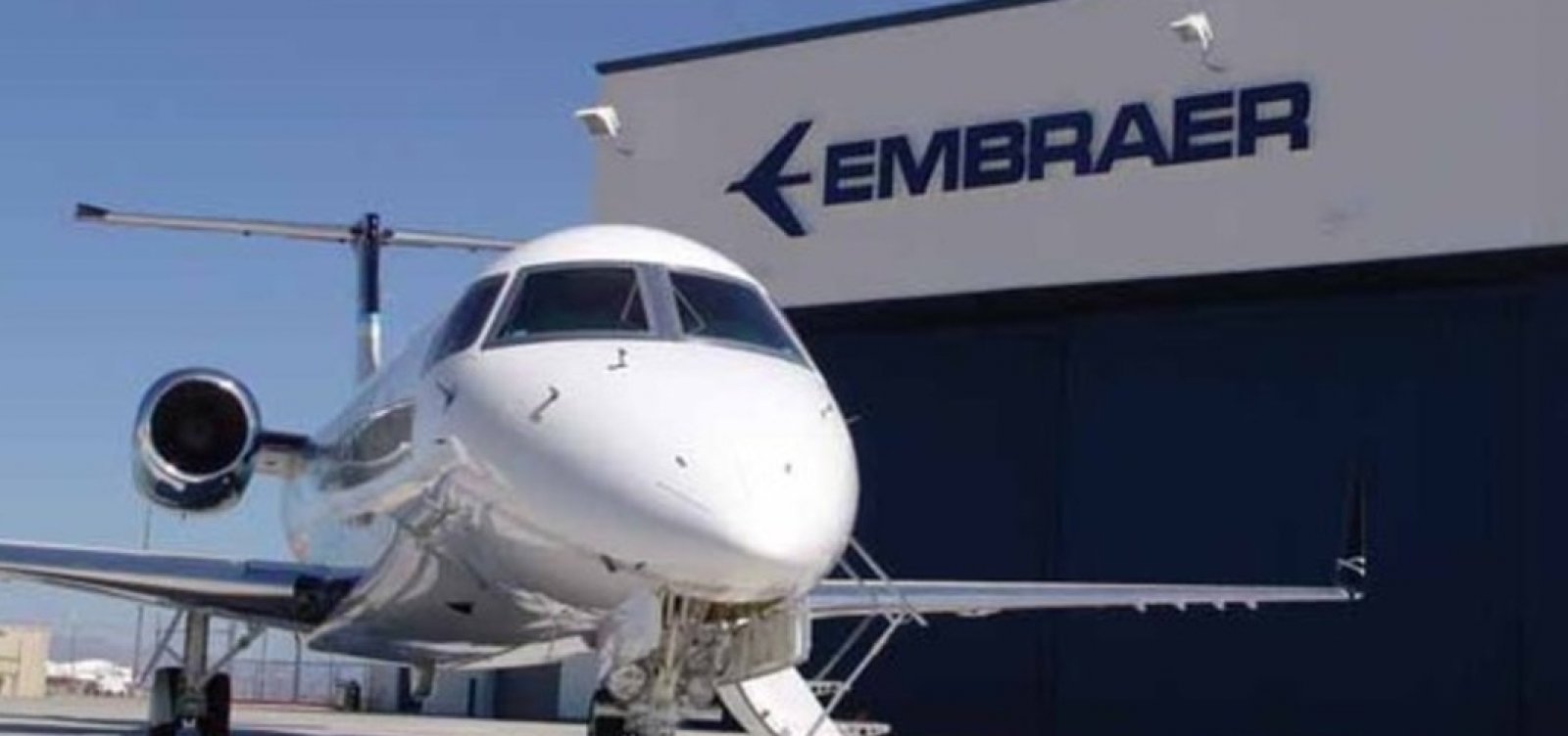 Embraer assina acordo para venda de divisão comercial para Boeing