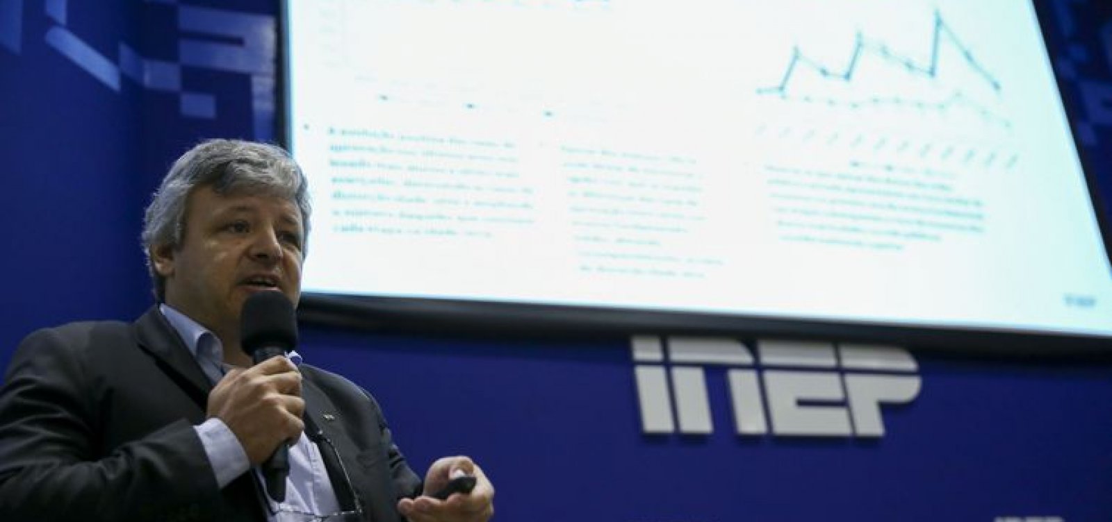 Educação domiciliar complementa a educação escolar, diz secretário do MEC