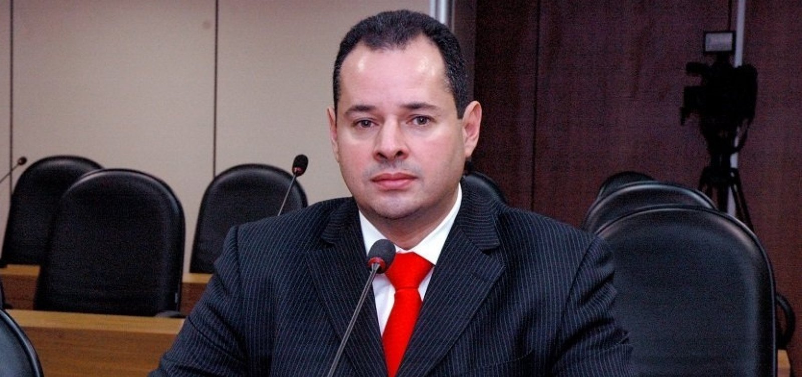 Deputados estaduais tomam posse hoje e Nelson Leal deve ser escolhido presidente 