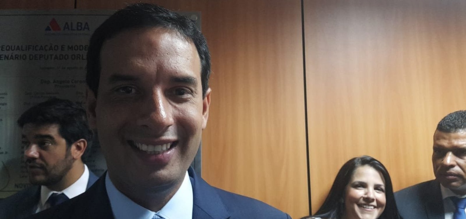 Prates diz que Rui terá 'oposição leve' se cumprir promessas