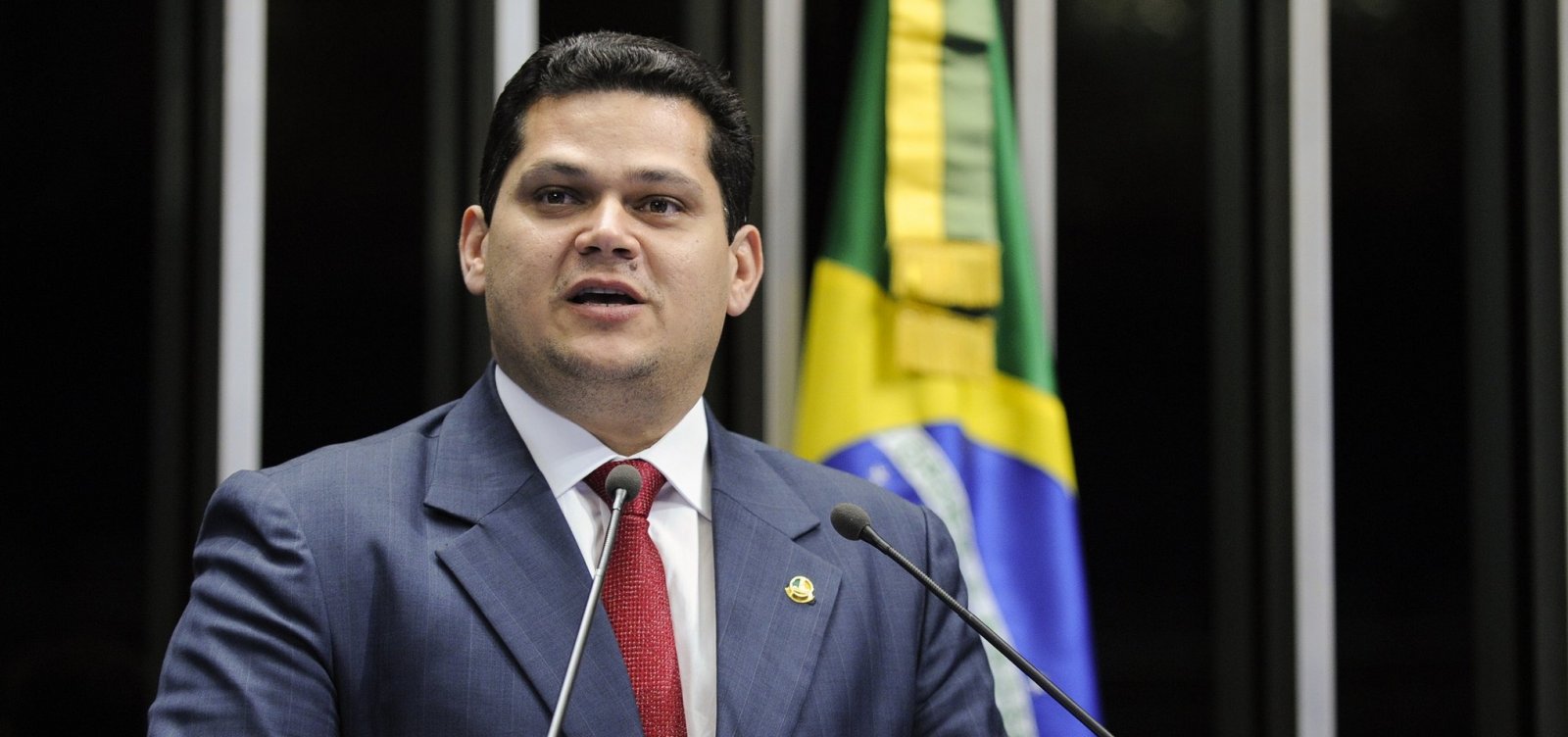 Davi Alcolumbre é eleito presidente do Senado