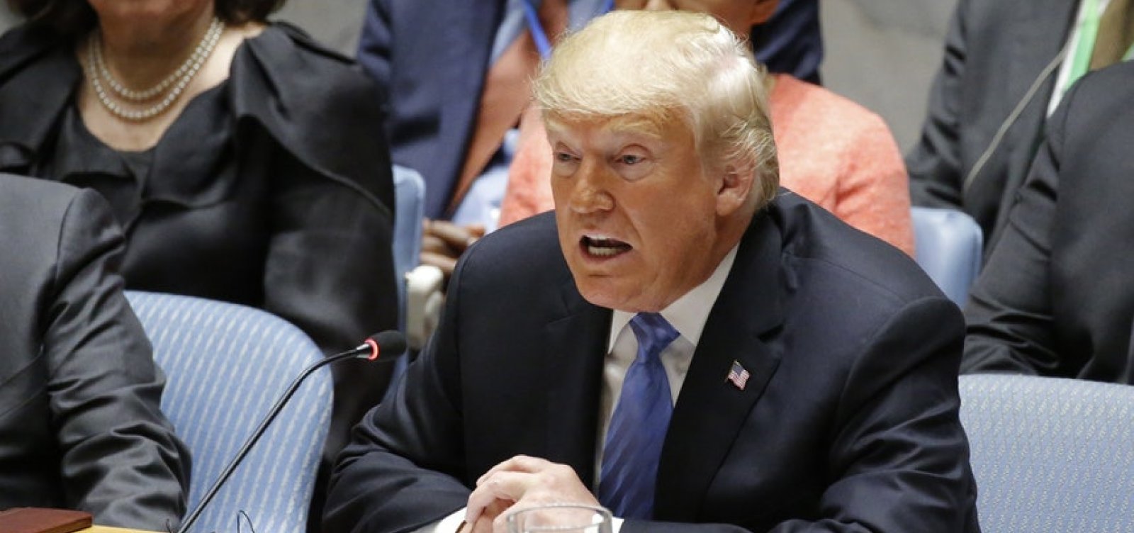 Trump diz que enviar militares para a Venezuela é 'uma opção'