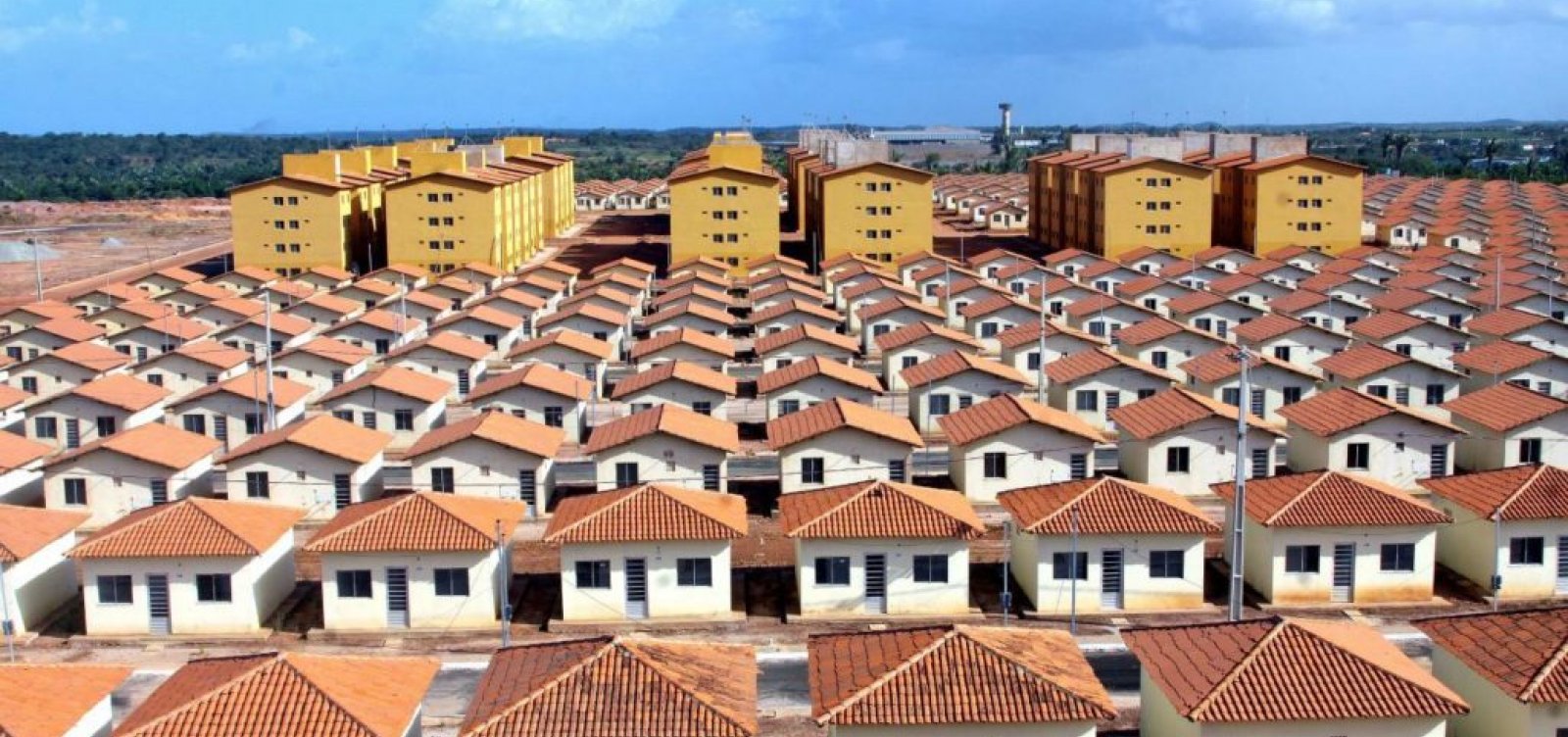 Governo Bolsonaro suspende obras do Minha Casa, Minha Vida autorizadas por Temer