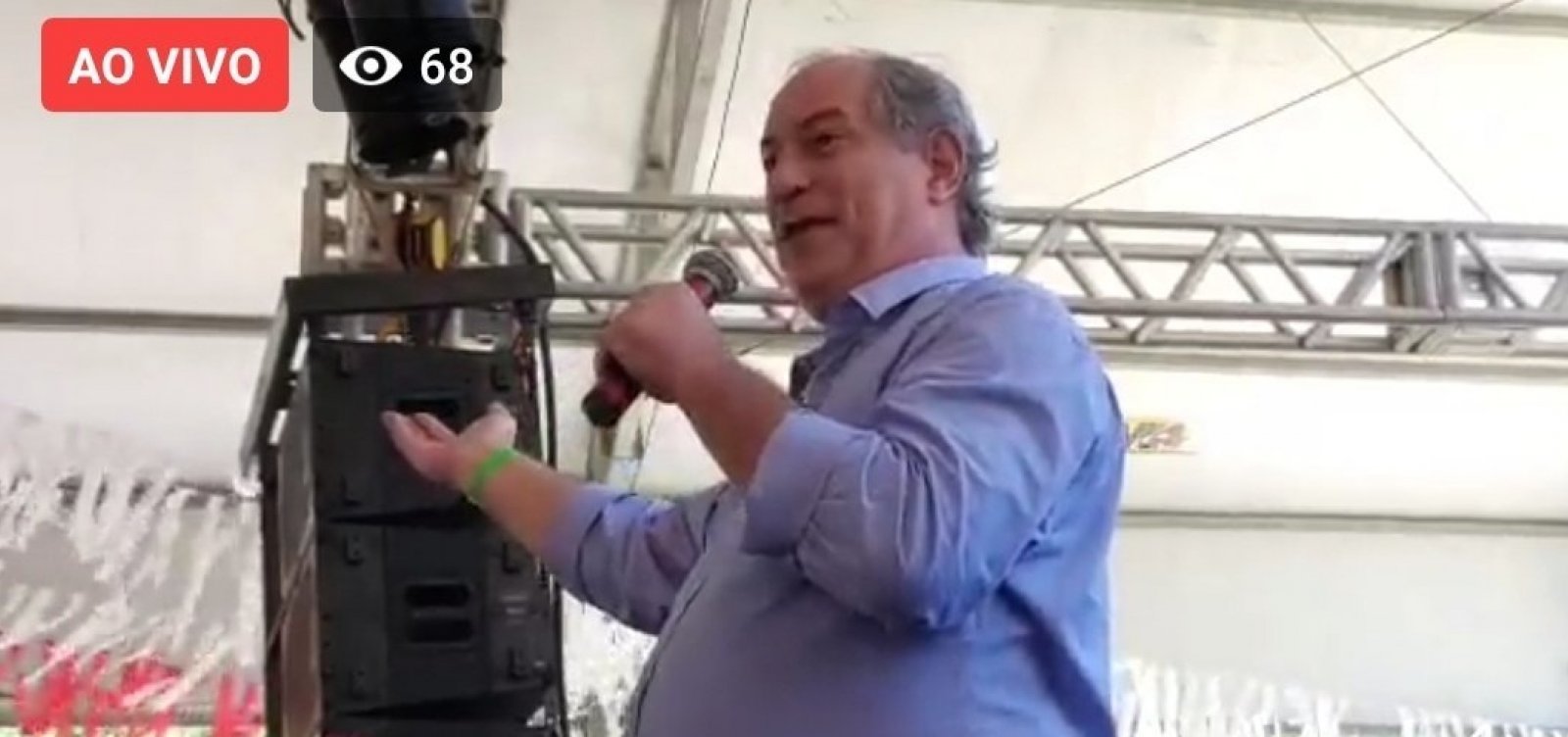 Ciro Gomes repete crítica ao PT em Salvador: 'O Lula tá preso, babaca!'