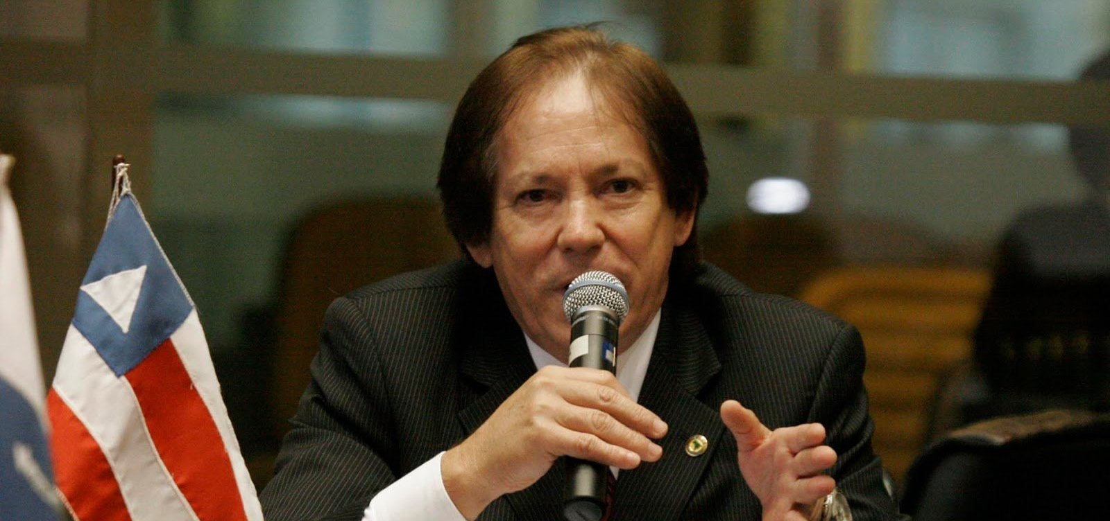 Justiça concede habeas corpus parcial a Clóvis Ferraz 