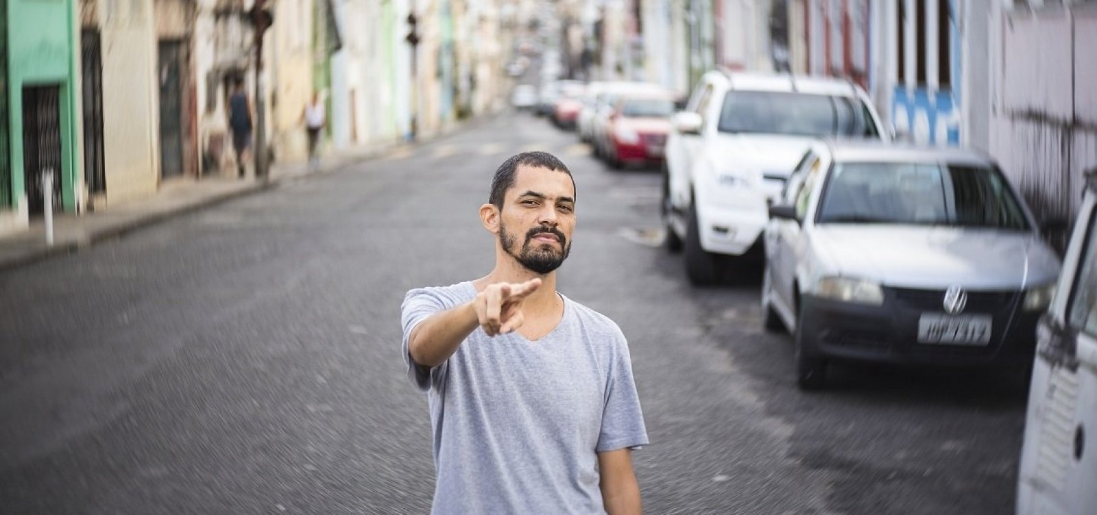 Robson Poeta du Rap lança 'Poemas-Rap-Síntese Vol. 1', seu EP de estreia