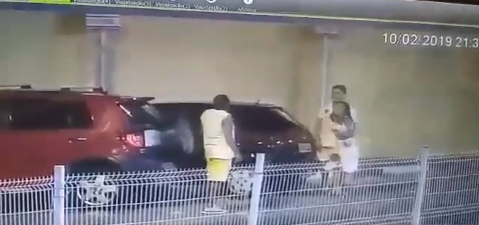 Policial é agredido por advogado em estacionamento de shopping; veja vídeo 