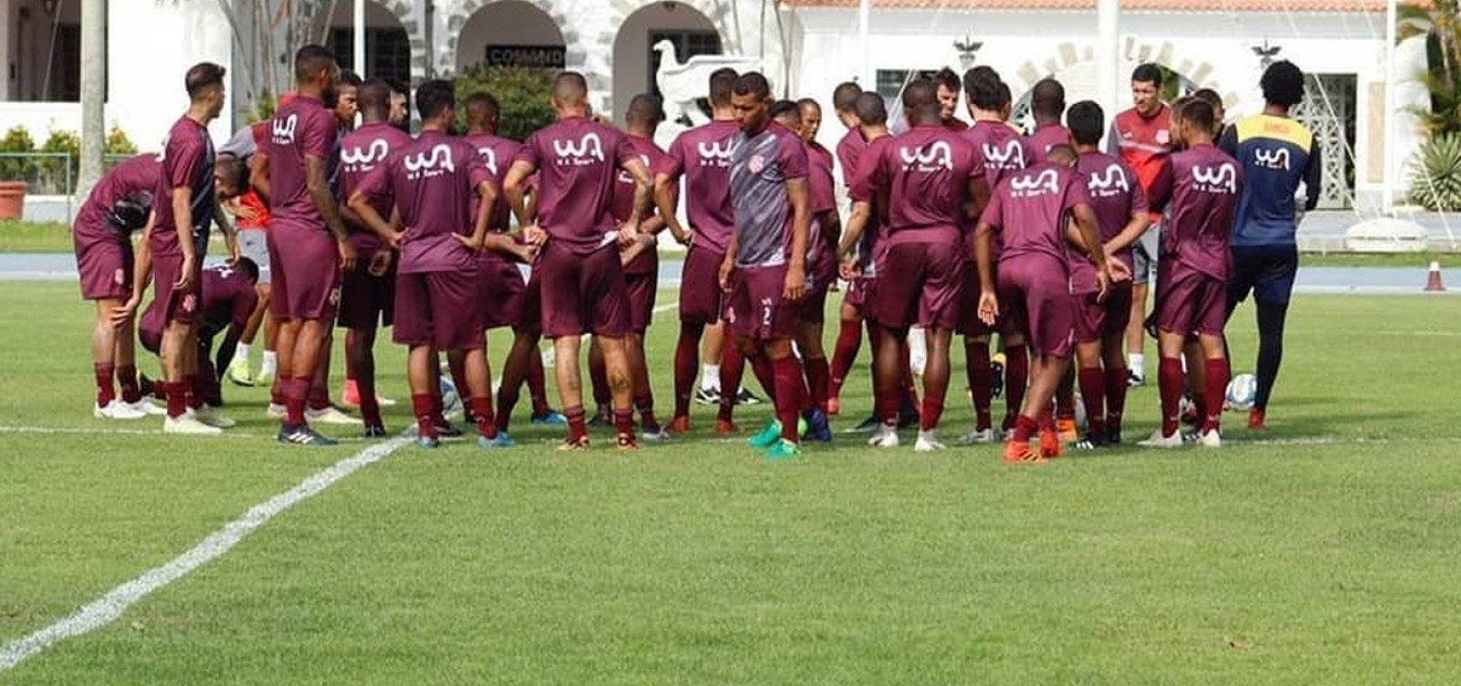 Incêndio atinge alojamento do Bangu; três jogadores são hospitalizados