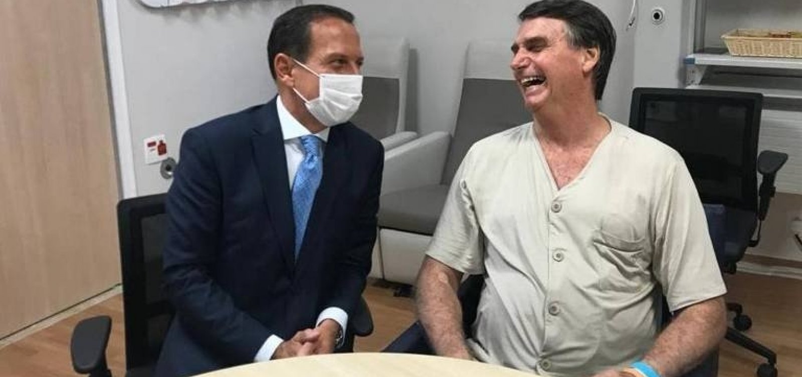 Após visitar Bolsonaro, Doria diz que texto da Previdência está prestes a ser fechado