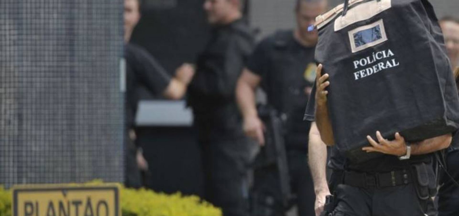 Polícia Federal deflagra operação em Salvador e Feira de Santana 