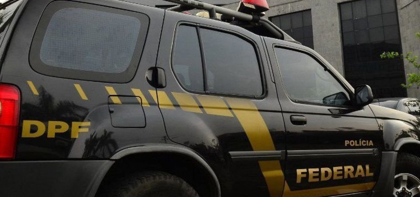 PF deflagra operação para conter tráfico de drogas em redes sociais