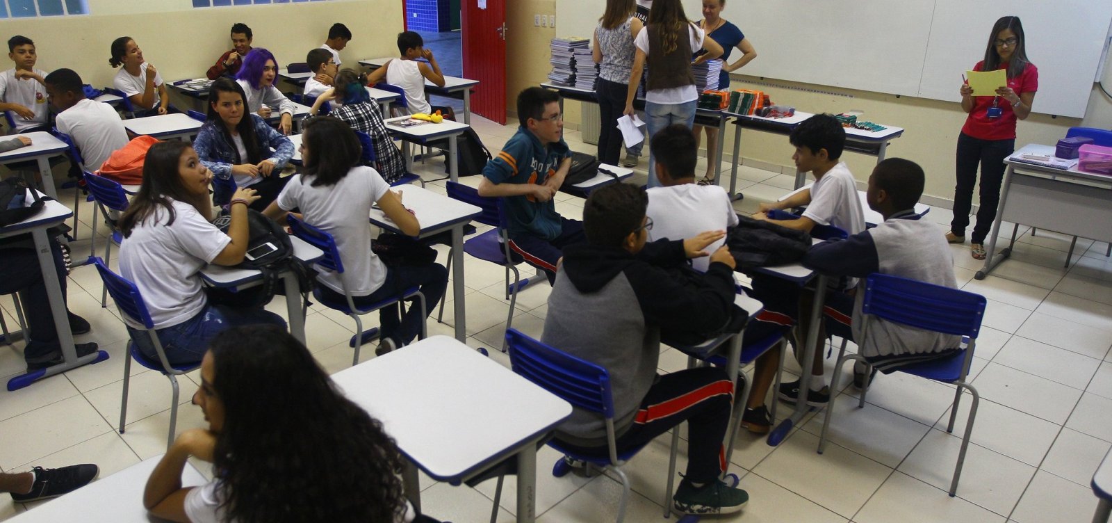 Prefeitura de Lauro de Freitas abre processo seletivo com 268 vagas para professores