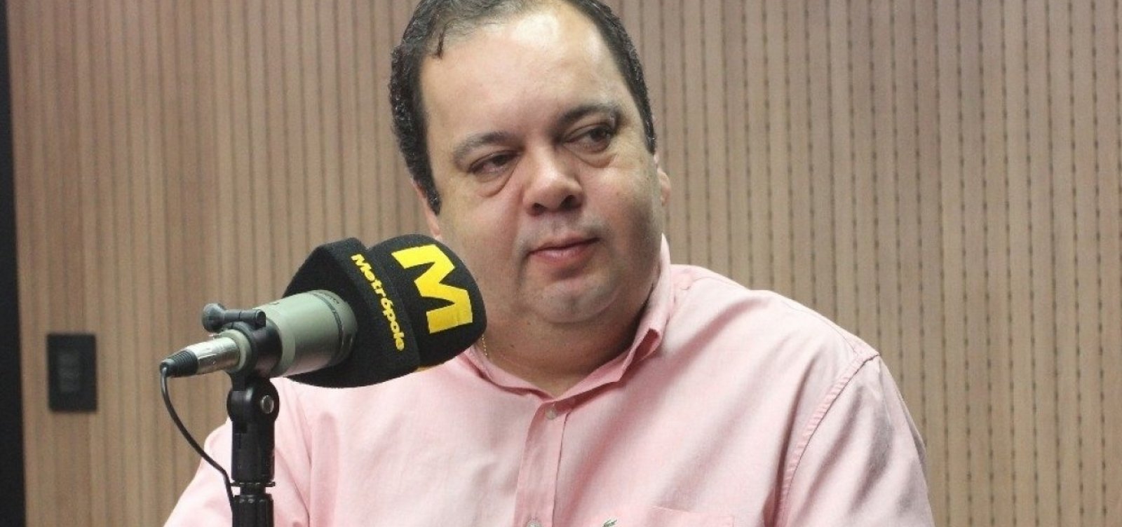 Após chamar Bolsonaro de 'louco', deputado baiano lidera bloco do governo