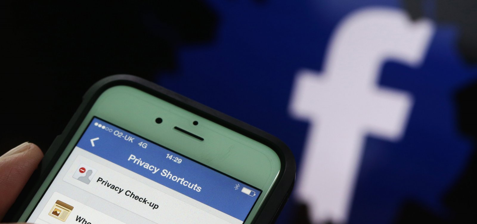 Facebook negocia multa bilionária com governo dos EUA