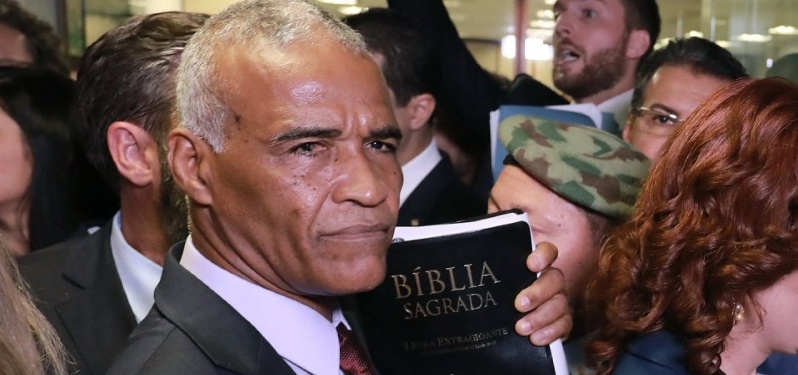 Isidório propõe prisão para quem usar termo 'bíblia' em contexto fora da religião