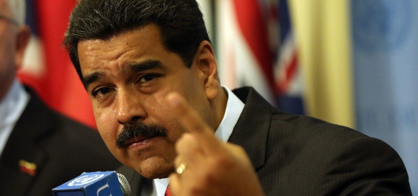 EUA impõe sanções a cinco funcionários do alto escalão venezuelano