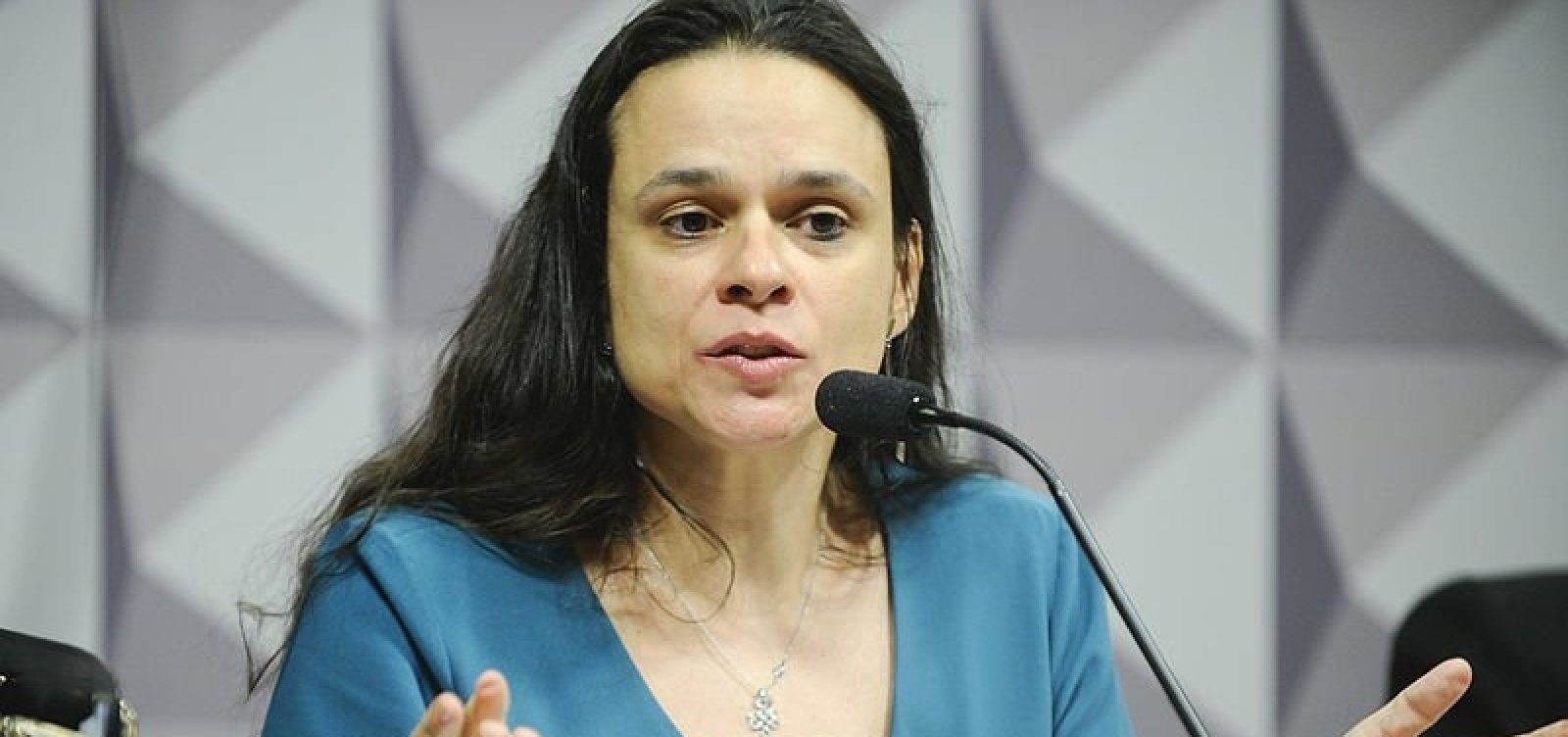 'Não tem cabimento', diz Janaína Paschoal sobre exoneração de Bebianno