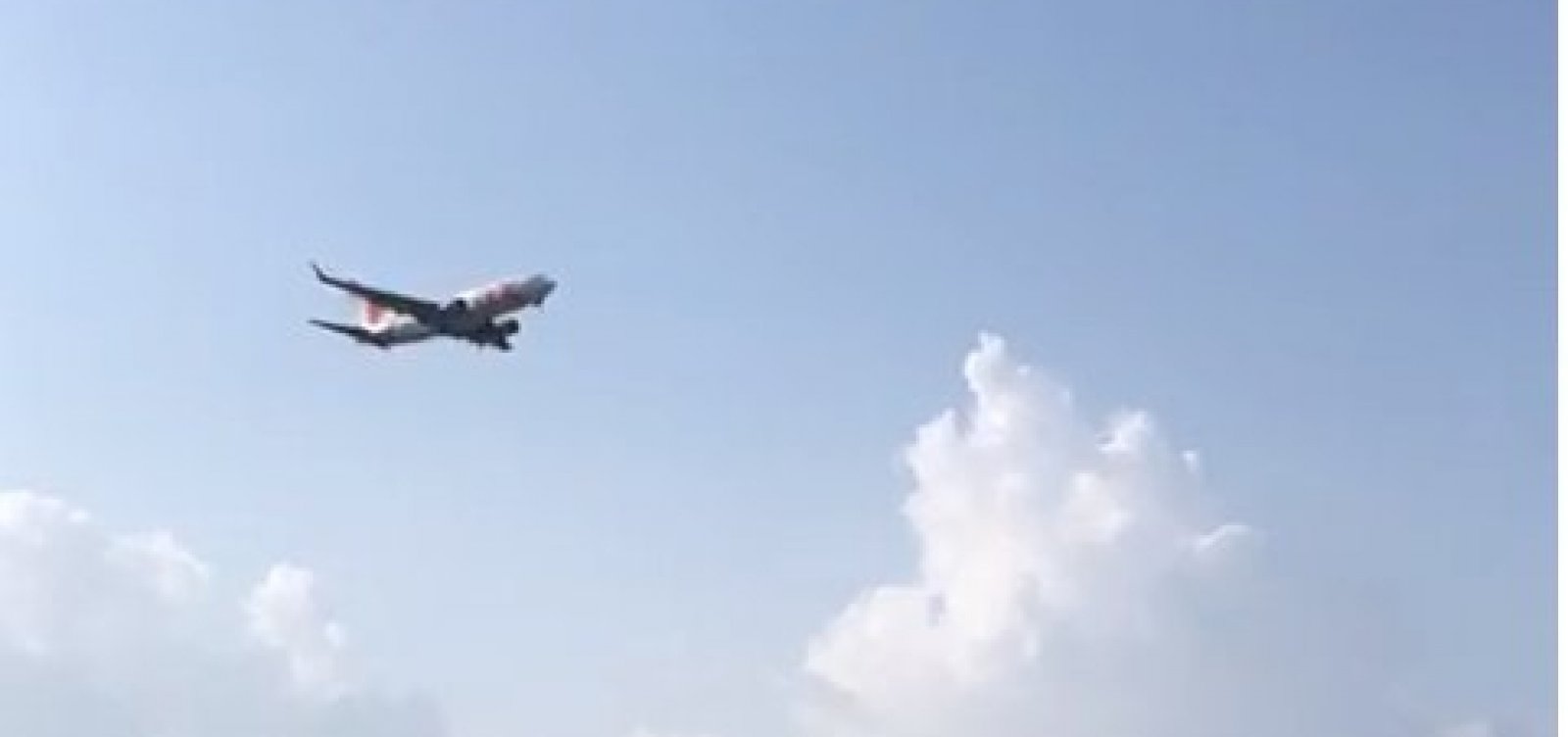 Avião arremete e evita colisão em aeroporto de Noronha; veja vídeo