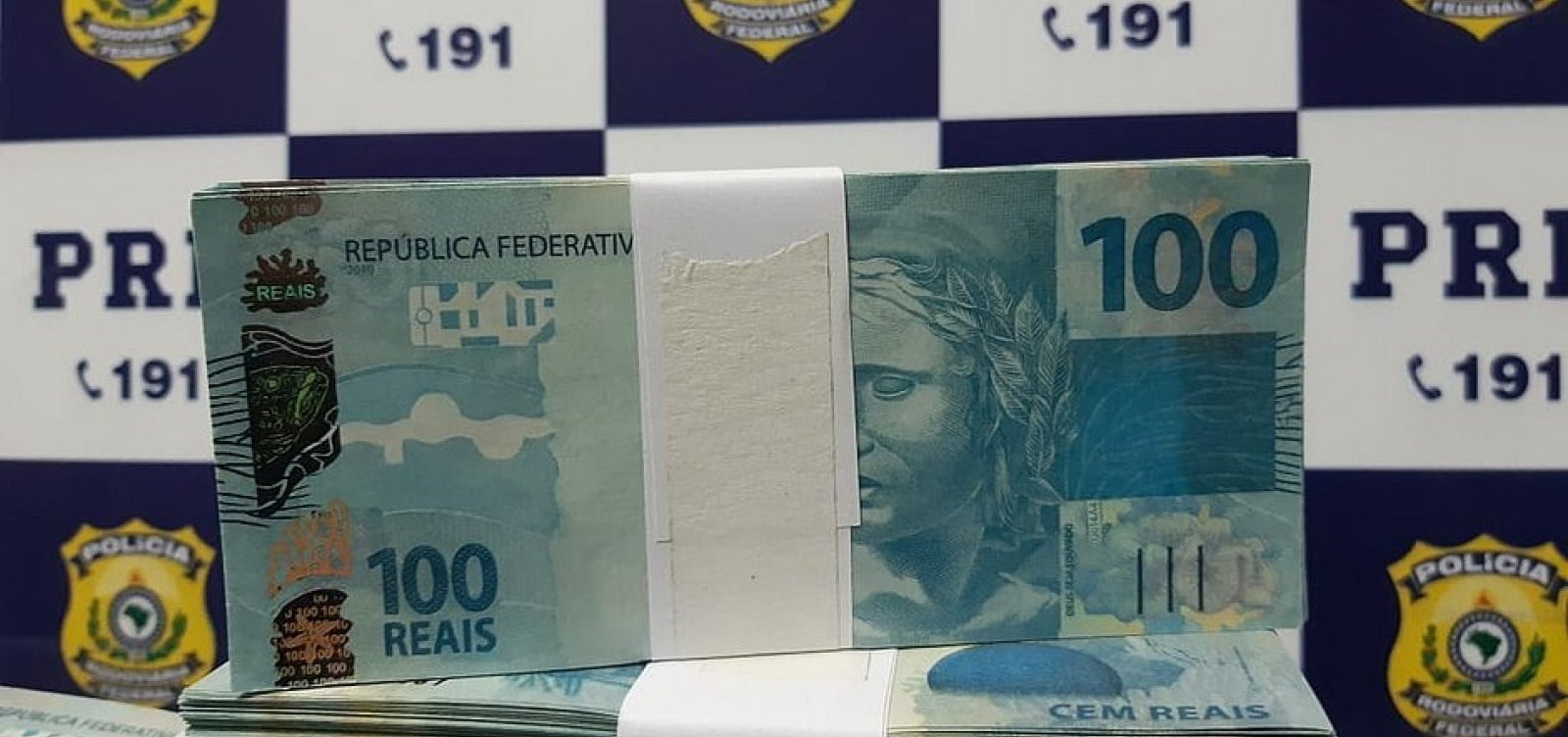 Passageiro de ônibus é preso com R$ 231,6 mil em notas falsas