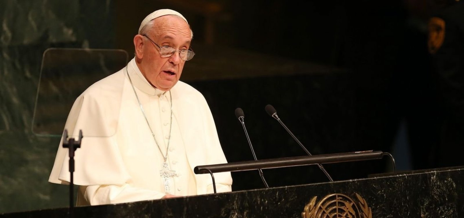 Papa apresenta 21 propostas para deter abusos sexuais no meio religioso