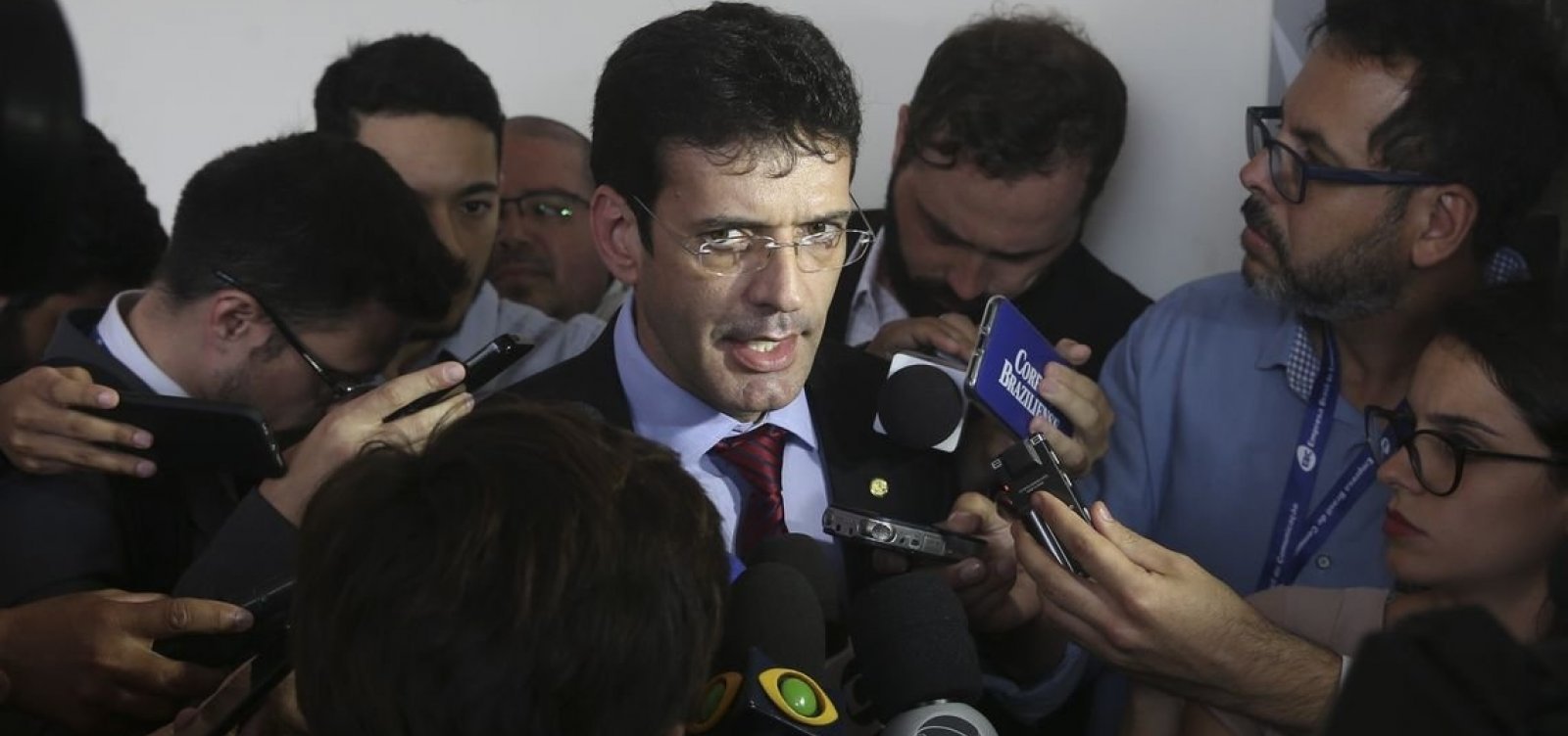 Advogado e contadores ligados a ministro do Turismo atuaram para laranjas