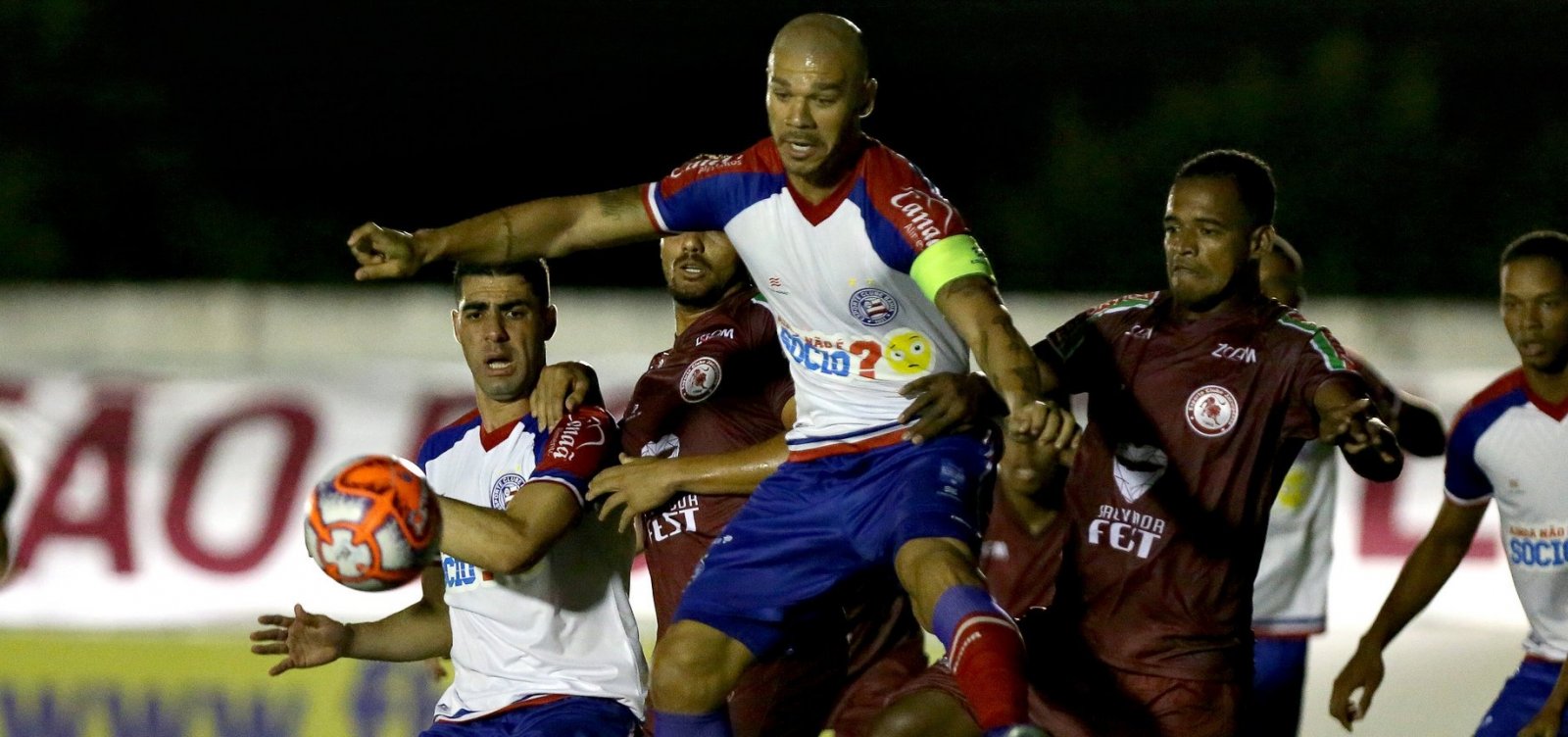 Bahia perde para o Jacuipense e deixa escapar chance de liderar o Baianão