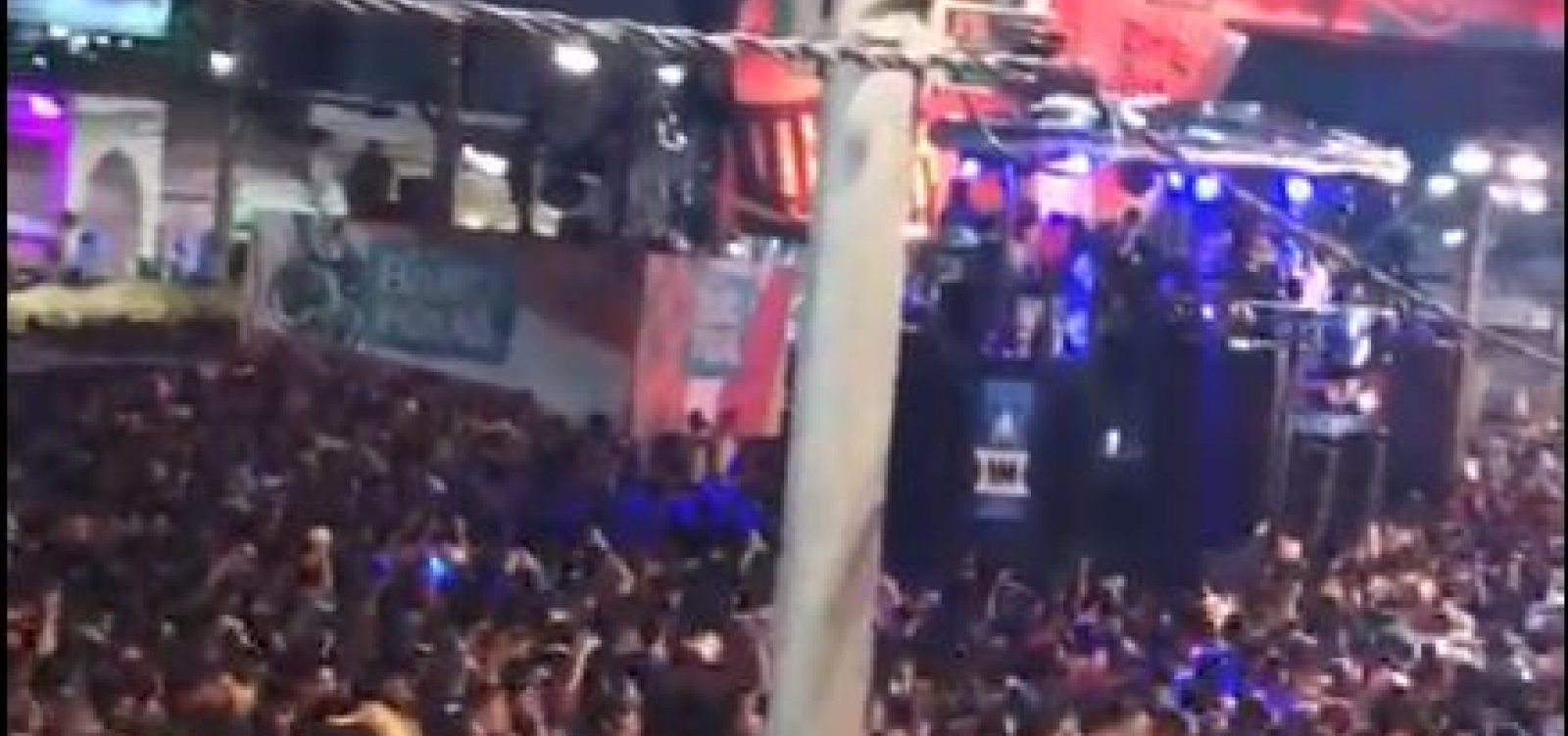 Público xinga Bolsonaro em show de BaianaSystem; veja vídeo