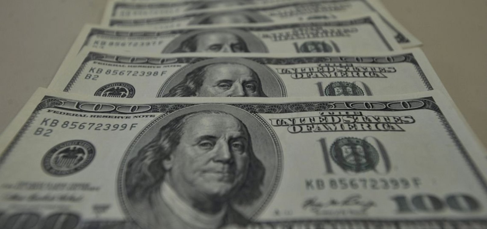 Ibovespa registra queda de 0,70% e dólar vai a R$ 3,83
