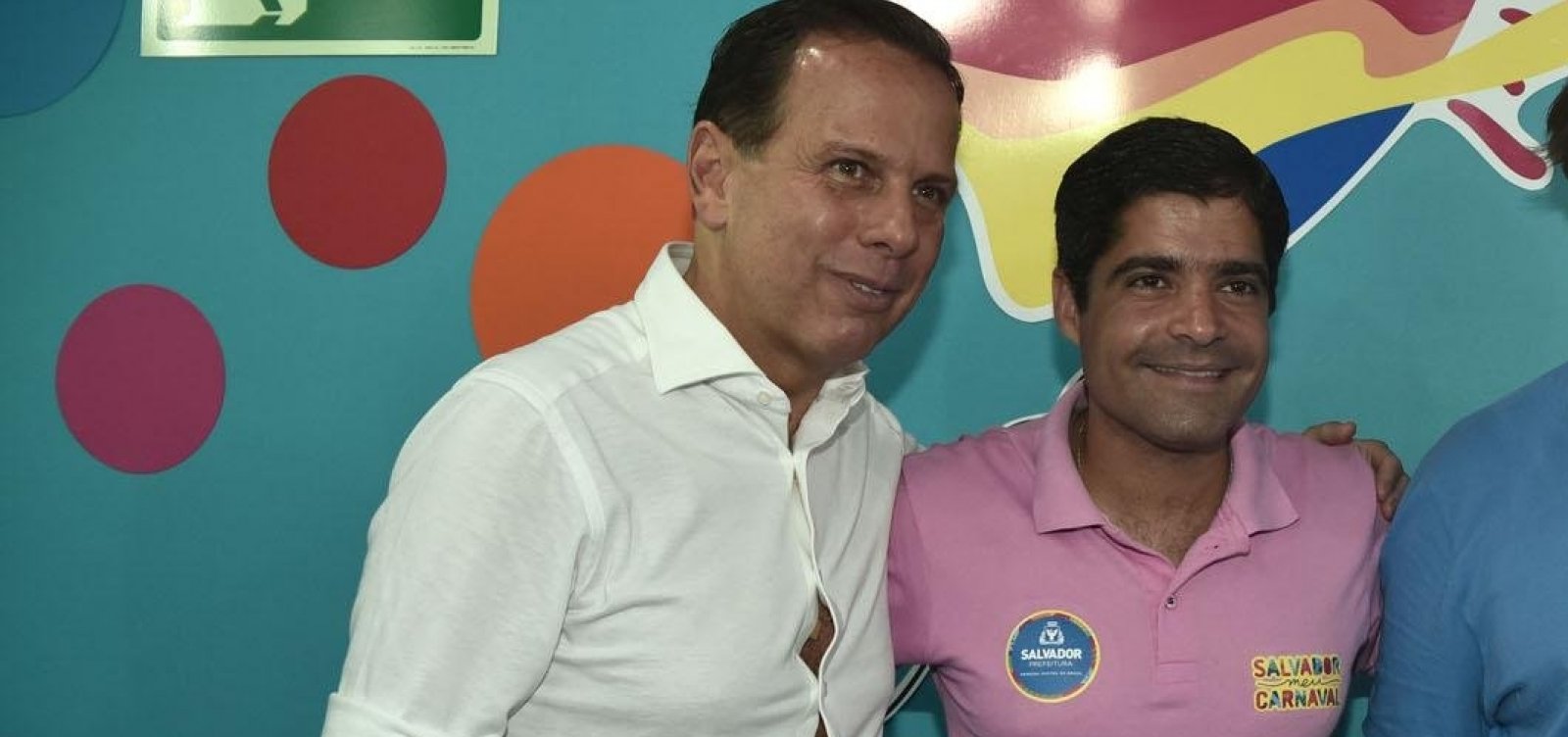 ACM Neto aparece fazendo 'cirandinha' com Doria em vídeo; veja